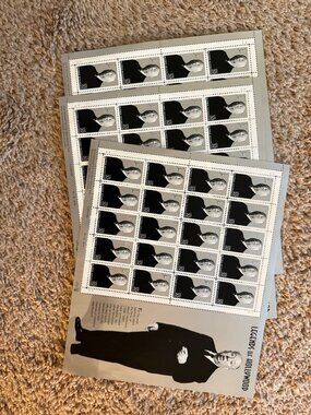 Stamps - legends of Hollywood - Alfred hotchcock